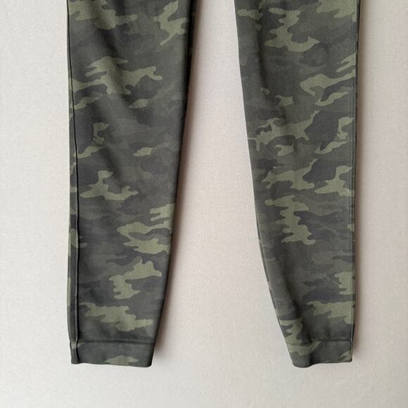 Spanx sz M green fatigue camo Leggings - Picture 3 of 8